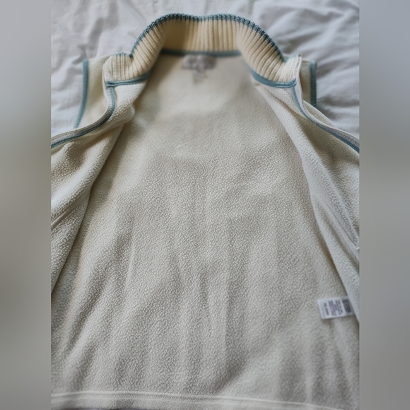 CASUAL CORNER Ladies Fleece Vest Size Large with front Pockets. - Picture 4 of 6